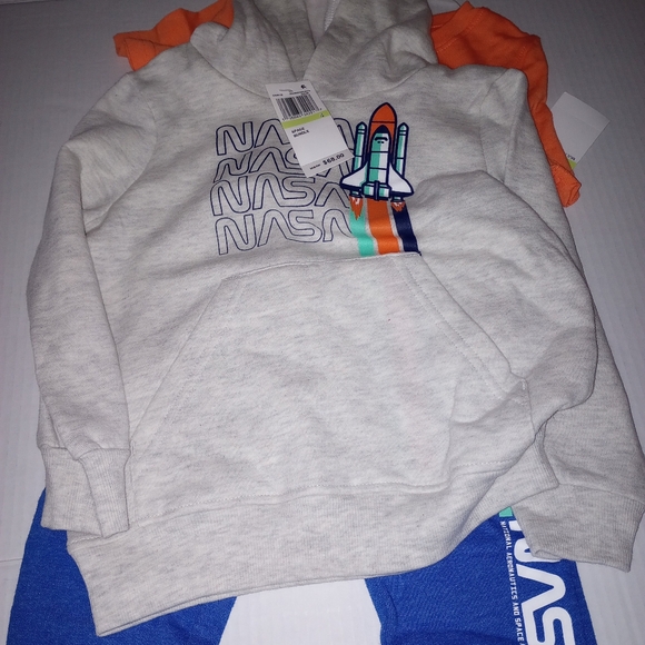 New at tags kids size 4 NASA 3-piece outfit - Picture 2 of 4